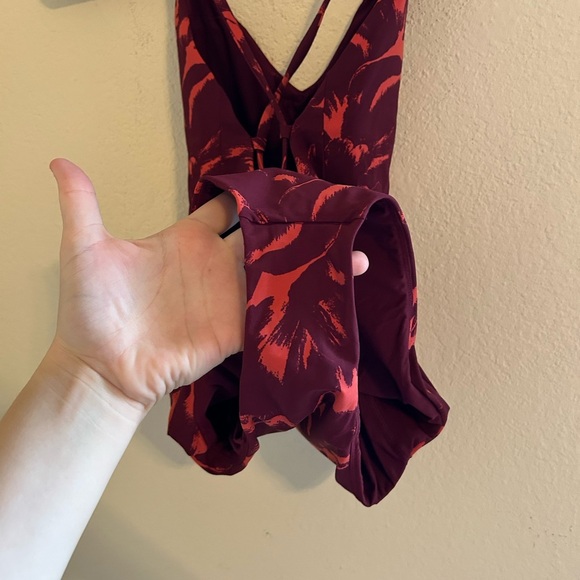 Lululemon Weave The Waves One Piece Swimsuit Flower Poppy Coral Deep Ruby Size 2 - Picture 8 of 11